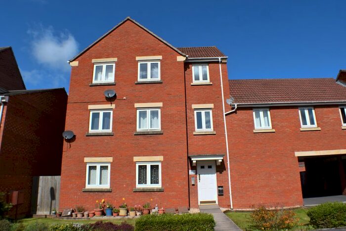 2 Bedroom Flat To Rent In Crusader Close, Bridgwater, TA6