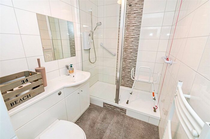 2 Bedroom Flat For Sale In Homespinney House, Southampton, SO18