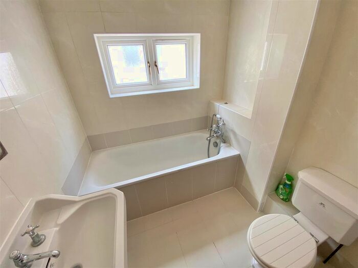 5 Bedroom Semi-Detached House To Rent In The Grove, Brookmans Park, Herts, AL9