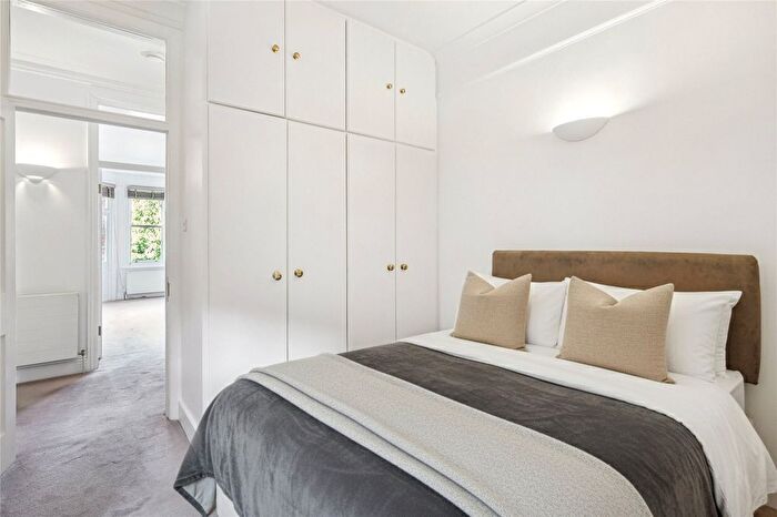 2 Bedroom Flat To Rent In Prince Of Wales Mansions, Prince Of Wales Drive, London, SW11