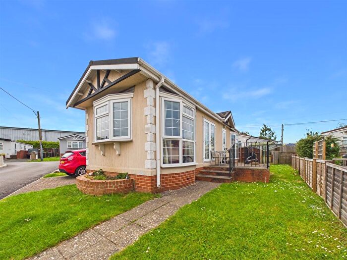 2 Bedroom Park Home For Sale In Staverton Park, Cheltenham, GL51