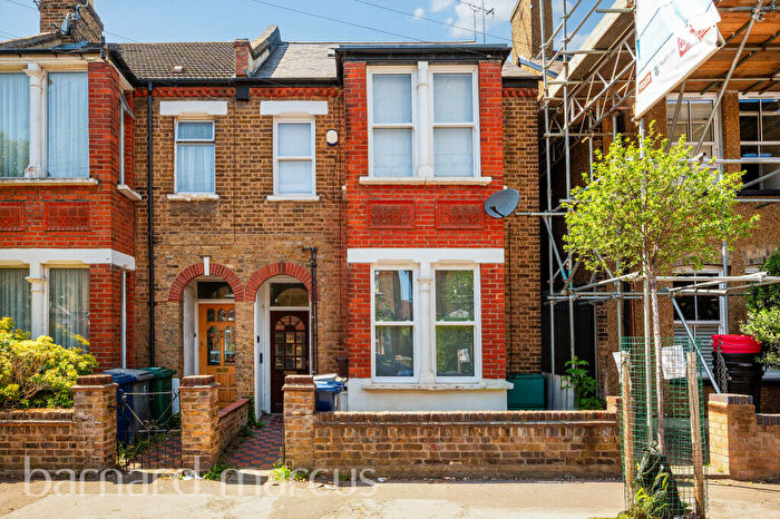 1 Bedroom Apartment To Rent In Coleridge Road, London, N12