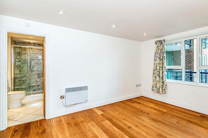 2 Bedroom Apartment To Rent In Alexander House, Royal Quarter, KT2