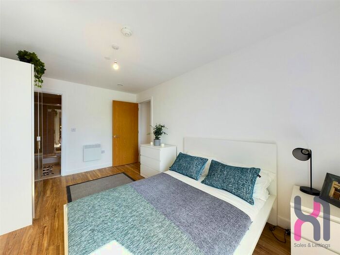 2 Bedroom Flat To Rent In Media City, Michigan Point Tower D, Michigan Avenue, Salford, M50