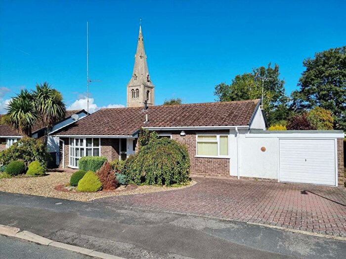 3 Bedroom Detached Bungalow For Sale In Flaxwell Way, Leasingham, NG34