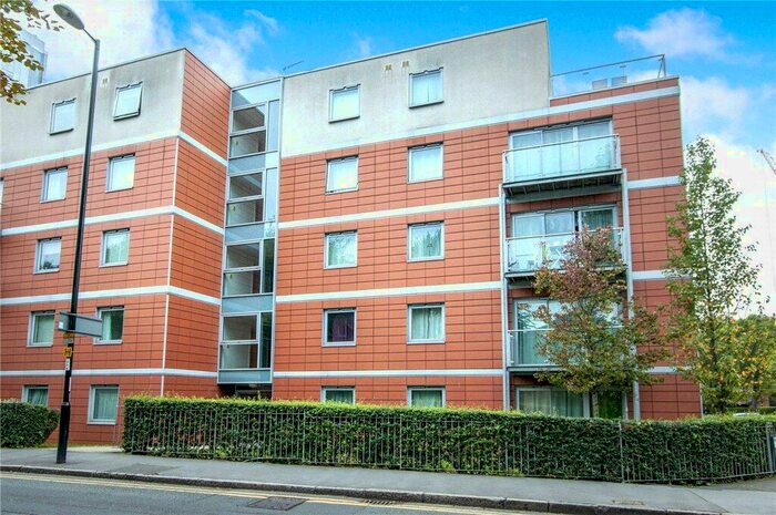 1 Bedroom Flat To Rent In Addiscombe Grove, Croydon, CR0