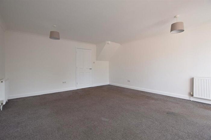 4 Bedroom Town House To Rent In Papplewick Close, Norwich, Norfolk, NR4