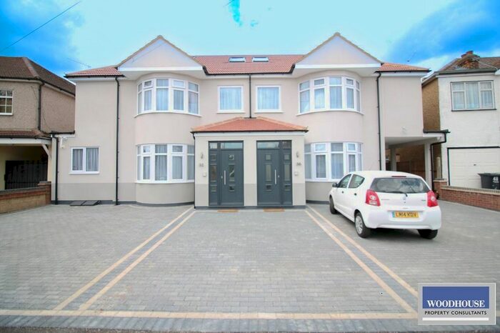 Studio To Rent In Hedworth Avenue, Waltham Cross, EN8