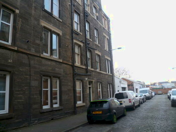 2 Bedroom Flat To Rent In Pirrie Street, Edinburgh, EH6