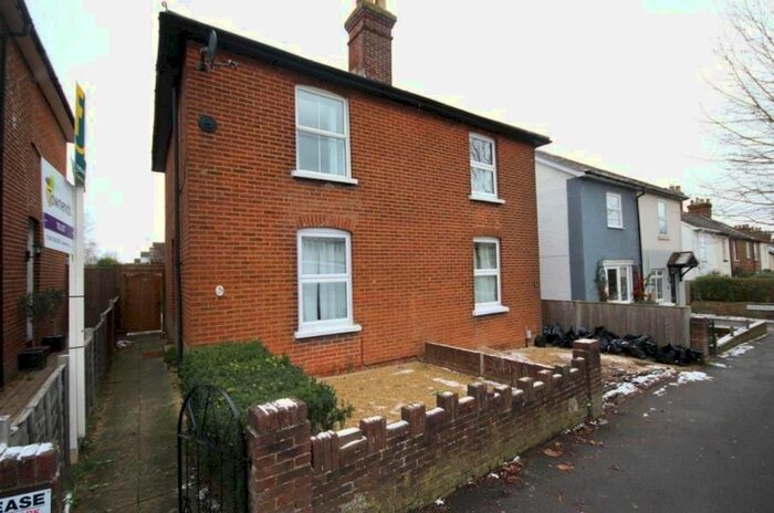 4 Bedroom Semi-Detached House To Rent In Worplesdon Road, Guildford, GU2