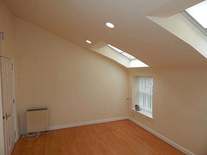 2 Bedroom Flat To Rent In Bank Street, Dundee, DD1