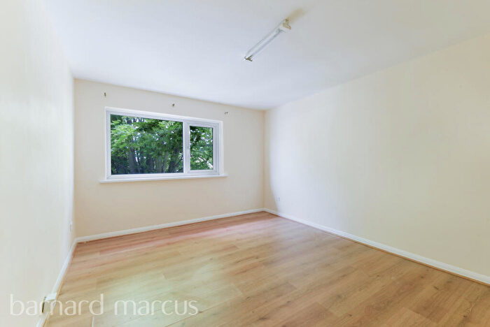 1 Bedroom Apartment To Rent In Park Road, Wallington, SM6