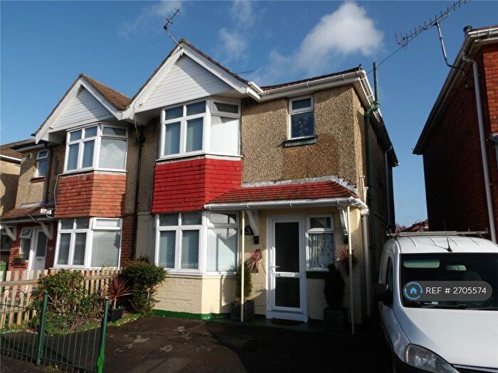 3 Bedroom Semi Detached House To Rent In Warren Avenue, Southampton, SO16