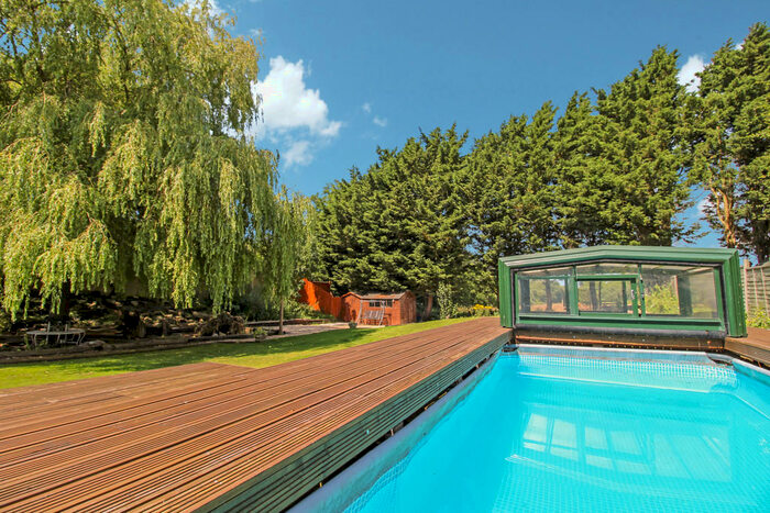 3 Bedroom Cottage For Sale In Seven Bridges Cottages, Water Eaton, SN6