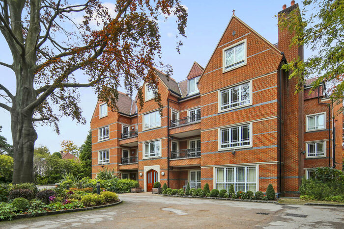 2 Bedroom Apartment To Rent In Cavendish Road, Weybridge, KT13