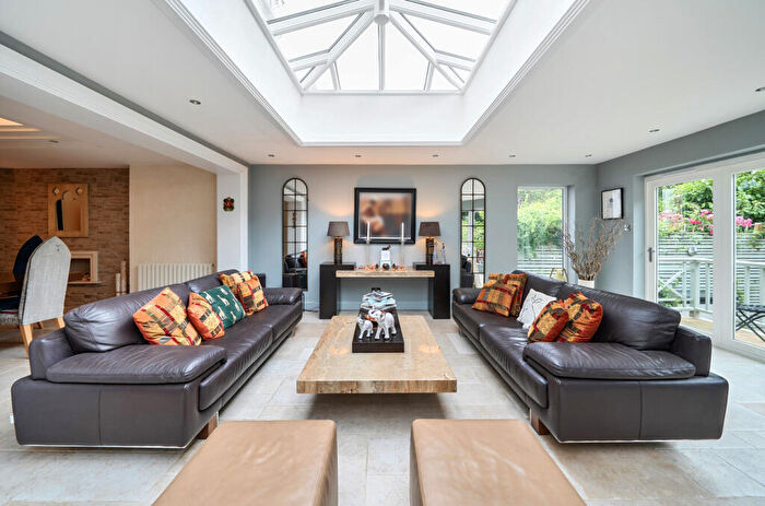 6 Bedroom Detached House For Sale In Creighton Avenue, London, N2