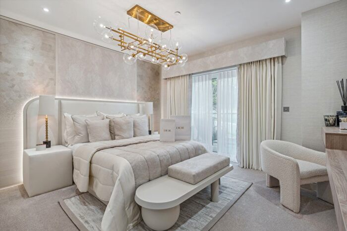 2 Bedroom Flat For Sale In Gorelands Lane, Chalfont St. Giles, HP8