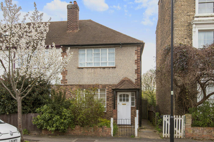 2 Bedroom End Of Terrace House To Rent In Chancellor Grove, London, SE21