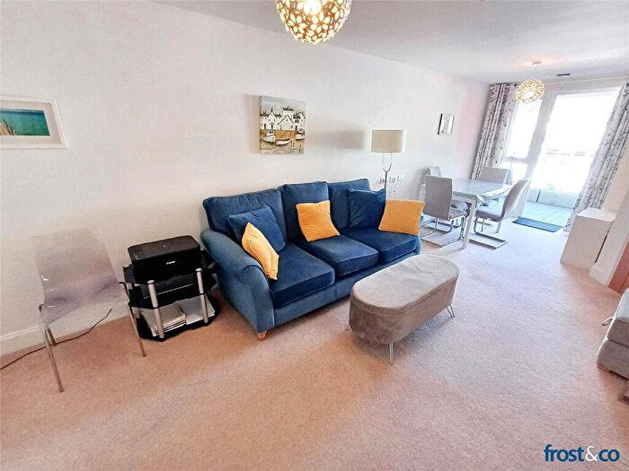 1 Bedroom Apartment For Sale In Churchfield Road, Poole, Dorset, BH15