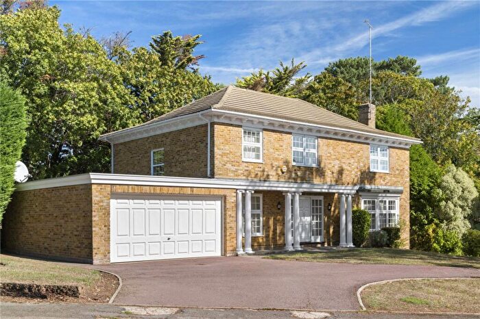 5 Bedroom Detached House For Sale In Tudor Close, Cobham, Surrey, KT11