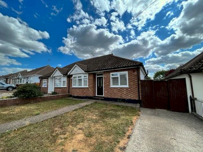 2 Bedroom Bungalow To Rent In Leslie Road, Rayleigh, SS6