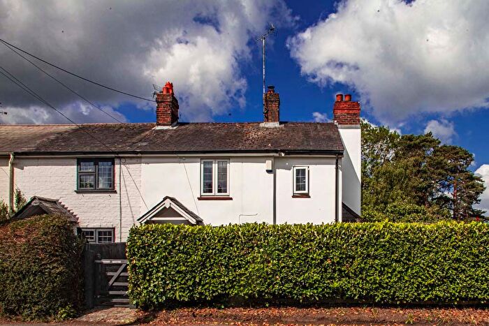 3 Bedroom Property For Sale In The Triangle, Upper Basildon, RG8