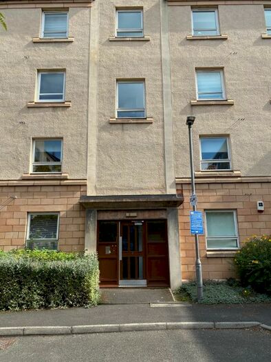 3 Bedroom Flat To Rent In Brown Street, Newington, Edinburgh, EH8
