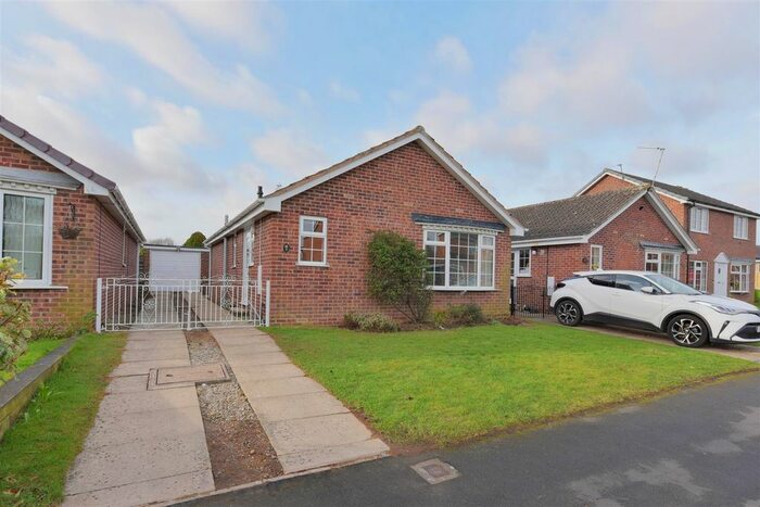 3 Bedroom Detached Bungalow To Rent In Farmers Way, Copmanthorpe, York, YO23