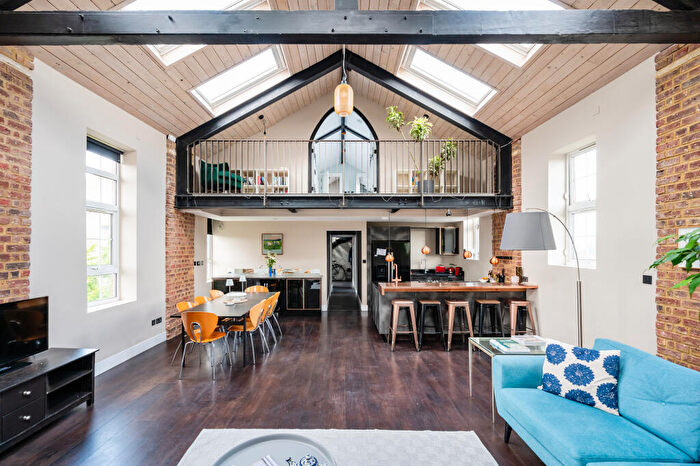 3 Bedroom Apartment To Rent In Alexander Studios, Battersea, SW11