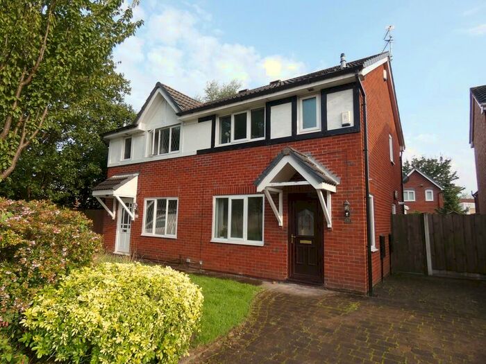3 Bedroom Semi-Detached House To Rent In The Ferns, Ashton-on-ribble, Preston, PR2