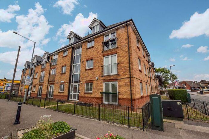 2 Bedroom Flat To Rent In Southend Road, Stanford-Le-Hope, SS17