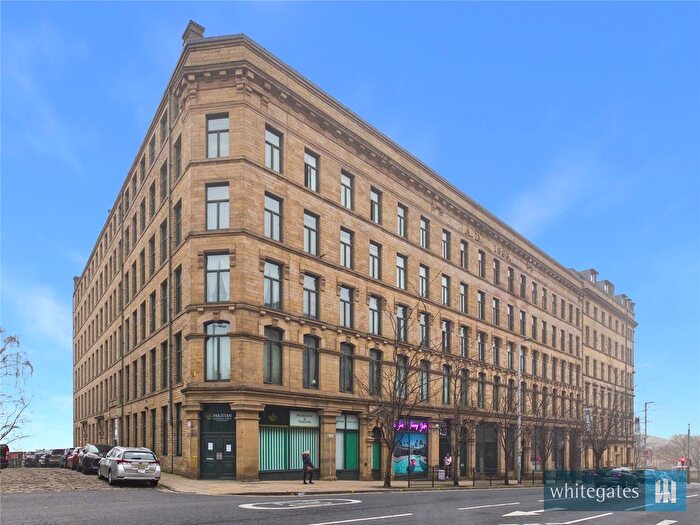 2 Bedroom Flat To Rent In Broadgate House, Broad Street, Bradford, West Yorkshire, BD1