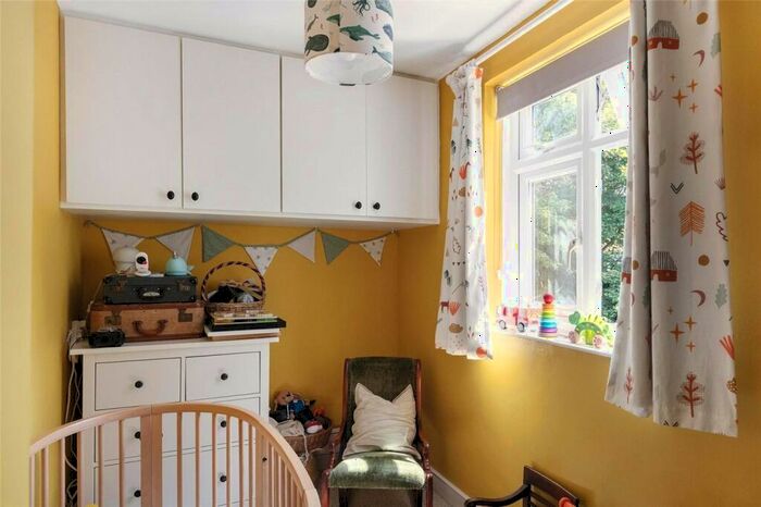2 Bedroom Apartment For Sale In Woodland Road, London, SE19