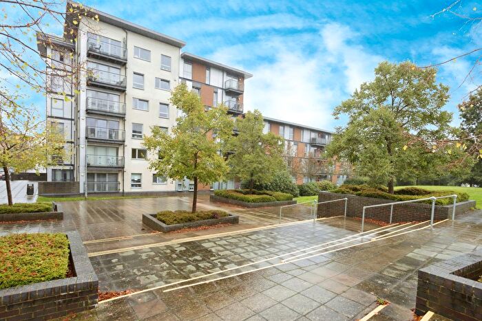 2 Bedroom Flat For Sale In Commonwealth Drive, Crawley, RH10
