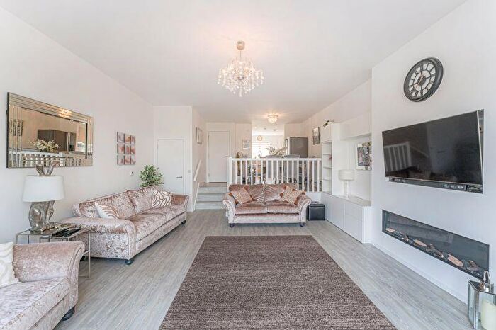 4 Bedroom Detached House For Sale In Nursery Rise, Waltham Abbey, EN9