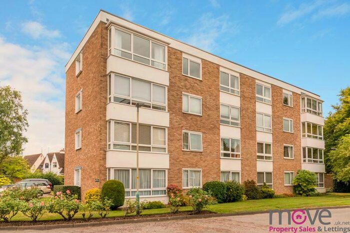 2 Bedroom Apartment To Rent In Queens Road, Lansdown, GL50