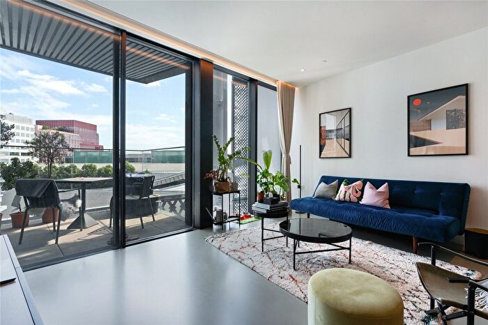 2 Bedroom Flat To Rent In Gasholders, Lewis Cubitt Square, London, N1C