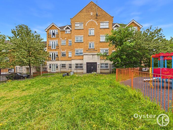 2 Bedroom Flat To Rent In Warren Way, Edgware, HA8