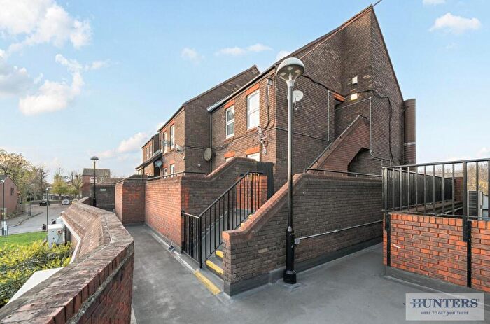 1 Bedroom Flat For Sale In Lime Row, Erith, DA18