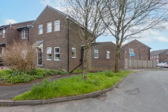 4 Bedroom Detached House For Sale In Inchfield, Worsthorne, Burnley, BB10