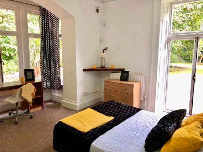 11 Bedroom Detached House To Rent In Rosehurst, LS6