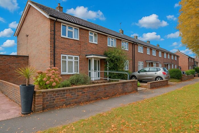3 Bedroom End Terrace House For Sale In Rushetts Road, Crawley, RH11