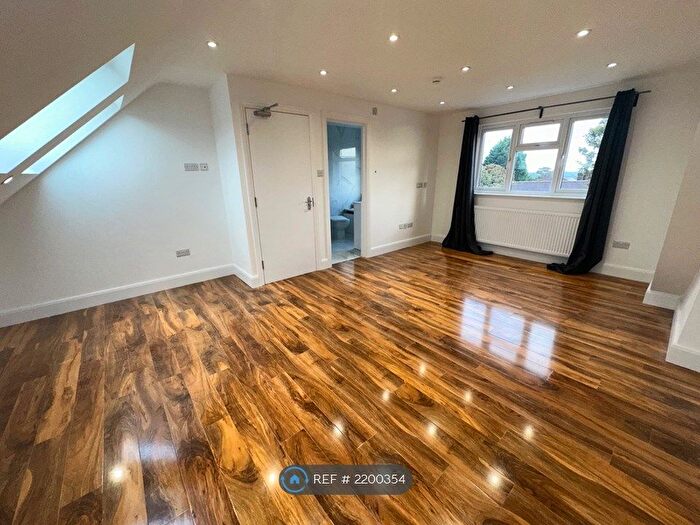 5 Bedroom Semi-Detached House To Rent In South Way, Croydon, West Wickam, Shirley, Beckenham, Crystal Pa, CR0