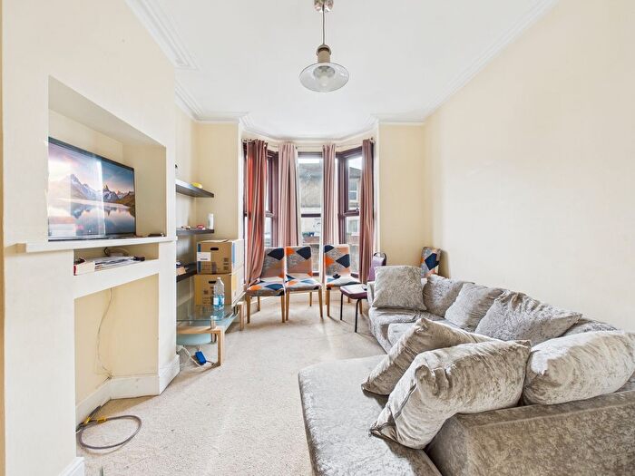 4 Bedroom Flat To Rent In Chichester Road, North End, Portsmouth, Hampshire, PO2