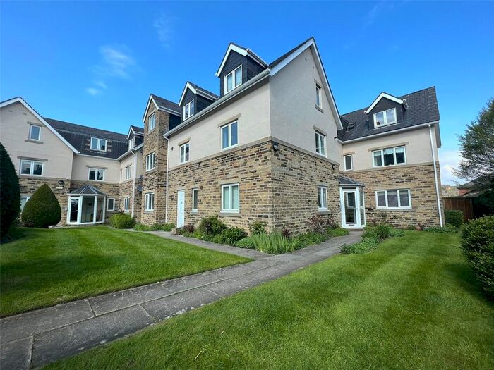 2 Bedroom Flat To Rent In Regent Road, Ilkley, West Yorkshire, Uk, LS29