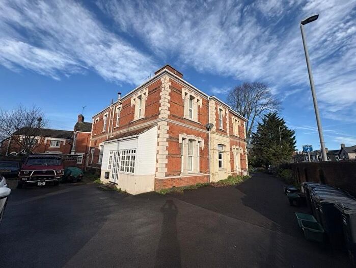 2 Bedroom Flat For Sale In Taunton Road, Bridgwater, TA6