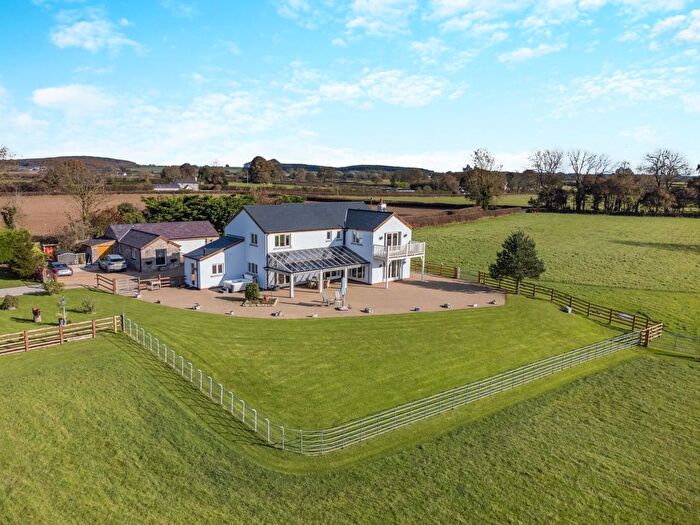 4 Bedroom Equestrian Property For Sale In Pen Y Cefn, Caerwys, Mold, Flintshire, CH7