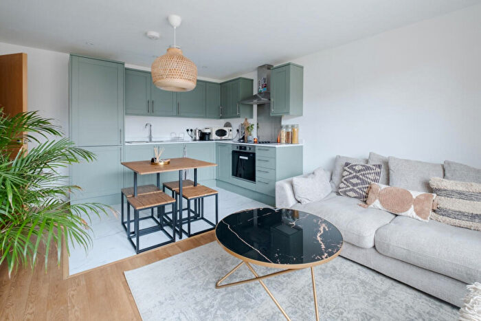 1 Bedroom Apartment To Rent In Mildmay Avenue, London, N1