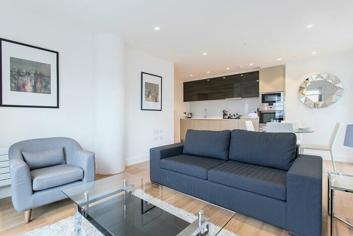 2 Bedroom Flat To Rent In Rathbone Market, E16