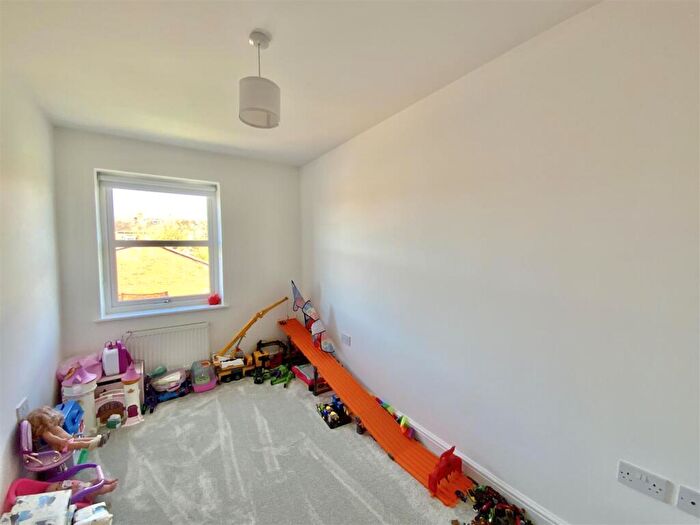3 Bedroom End Of Terrace House For Sale In Blenheim Avenue, Stony Stratford, Milton Keynes, MK11